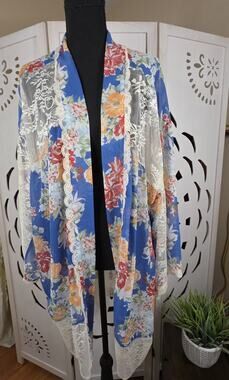 Laurie Felt Blue Floral and Ivory Delicate Lace Duster Kimono with Pockets Boho